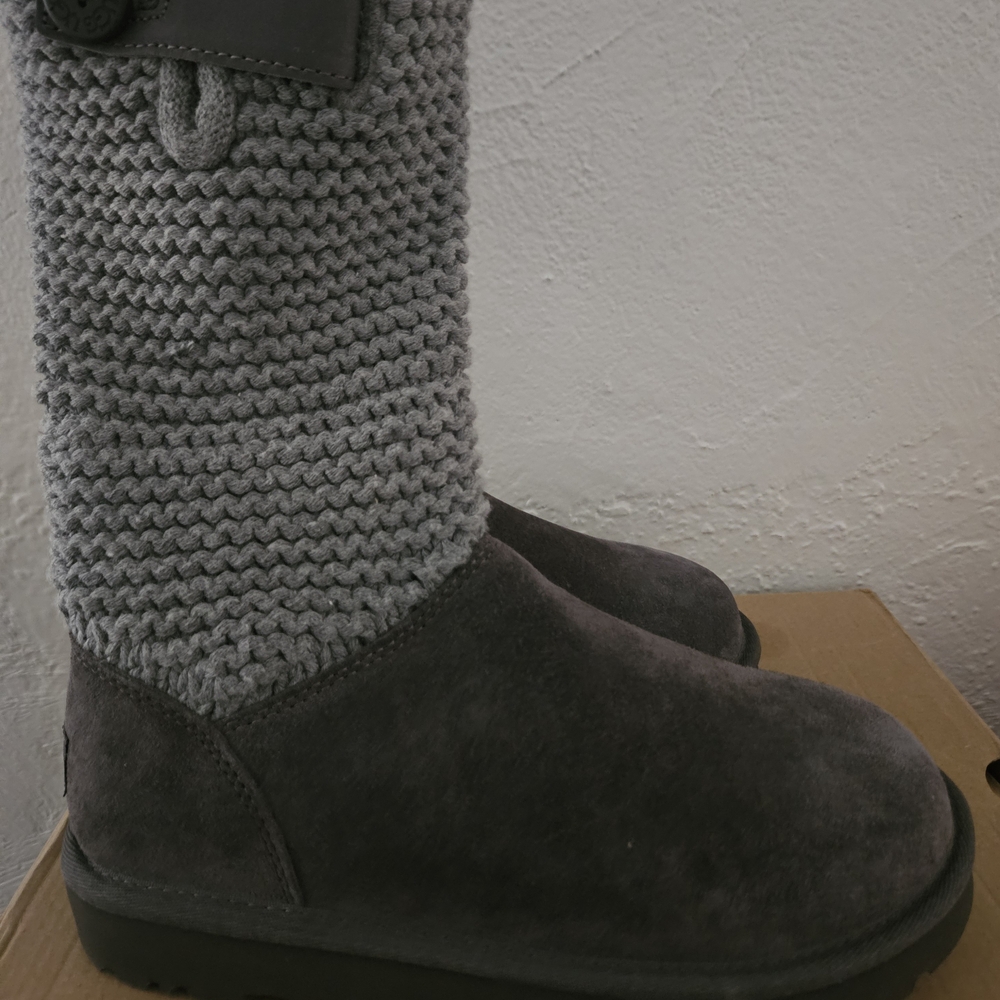 UGG Gray Knit Suede Winter Boots